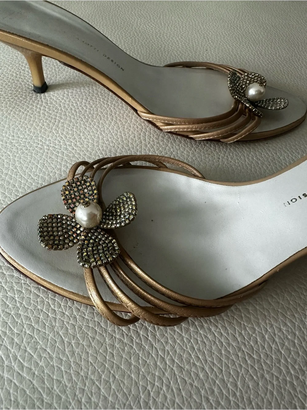 Giuseppe Zanotti Vicini Pearl Jeweled Flower Strappy leather kitten heels  371/2